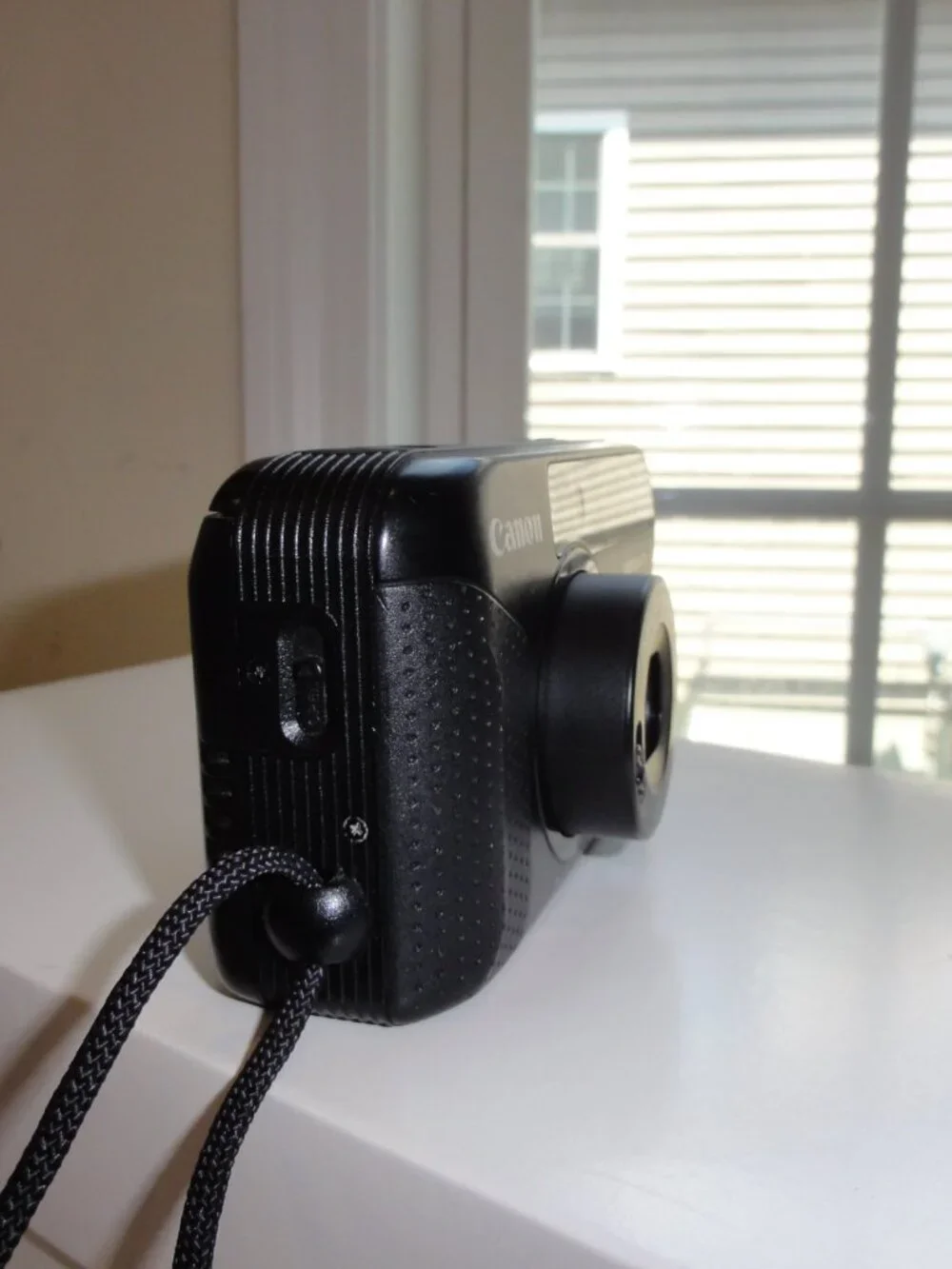 FUJI Discovery 1000 Zoom Date 35-80mm Point and Shoot Camera TESTED/WORKING!